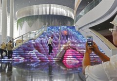 滨海文化中心东方演艺中心 发光楼梯可播放视频